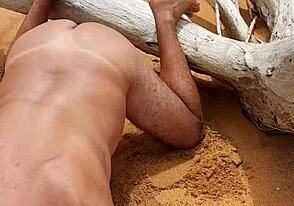 Ladysilva's solo performance at the beach is hot