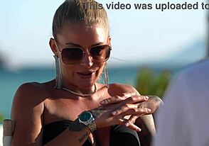 Alien encounter for French housewife