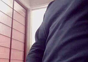 Gay amateur's solo scene ends with a facial